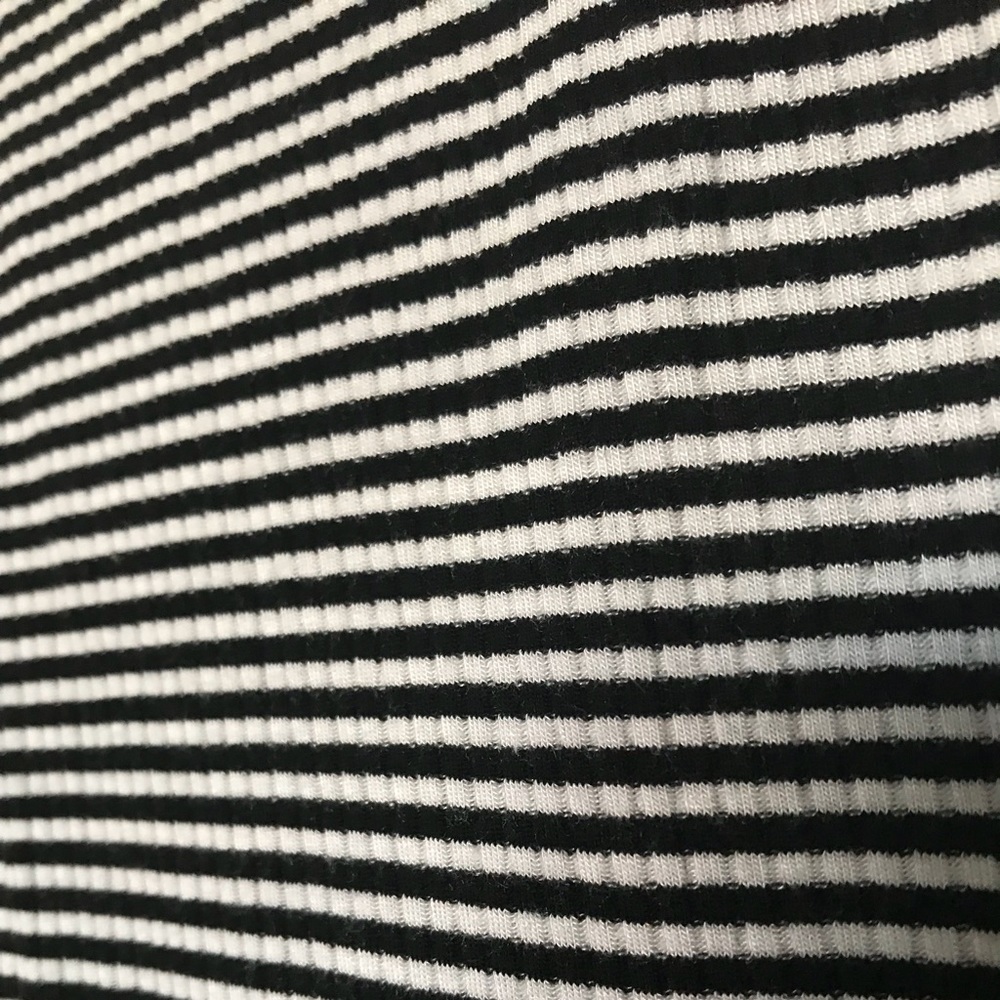 Crop top - Picture 3 of 3